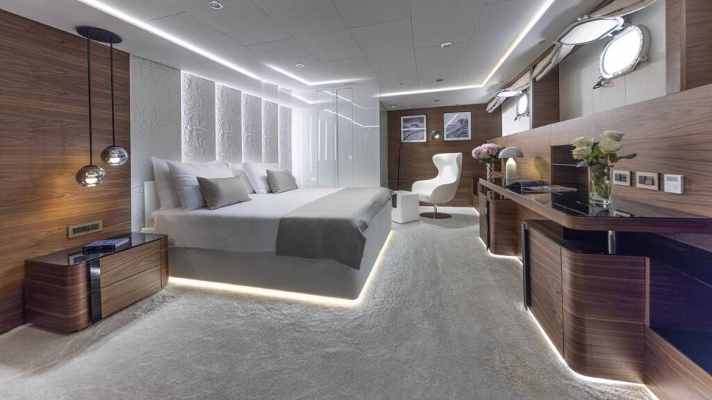 Luxury motor yacht MY Custom Anthea Anthea