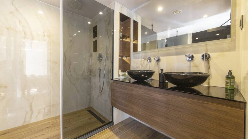 Luxury motor yacht MY Custom Anthea Anthea