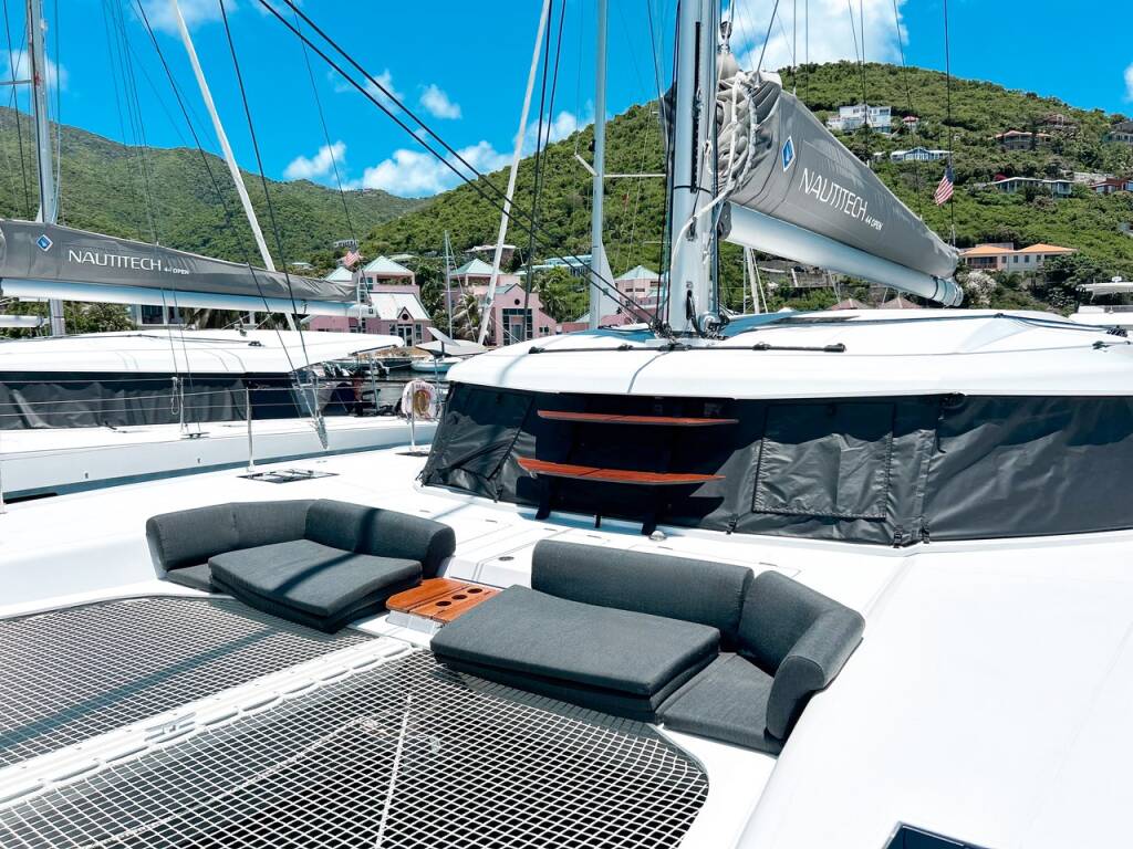 Katamaran Nautitech 44 Open Sempre Verde
