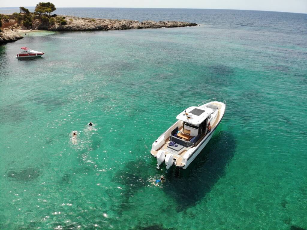 Motorboot Nimbus T11 Ruddy