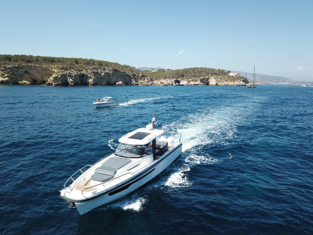 Motorboot Nimbus T11 Ruddy