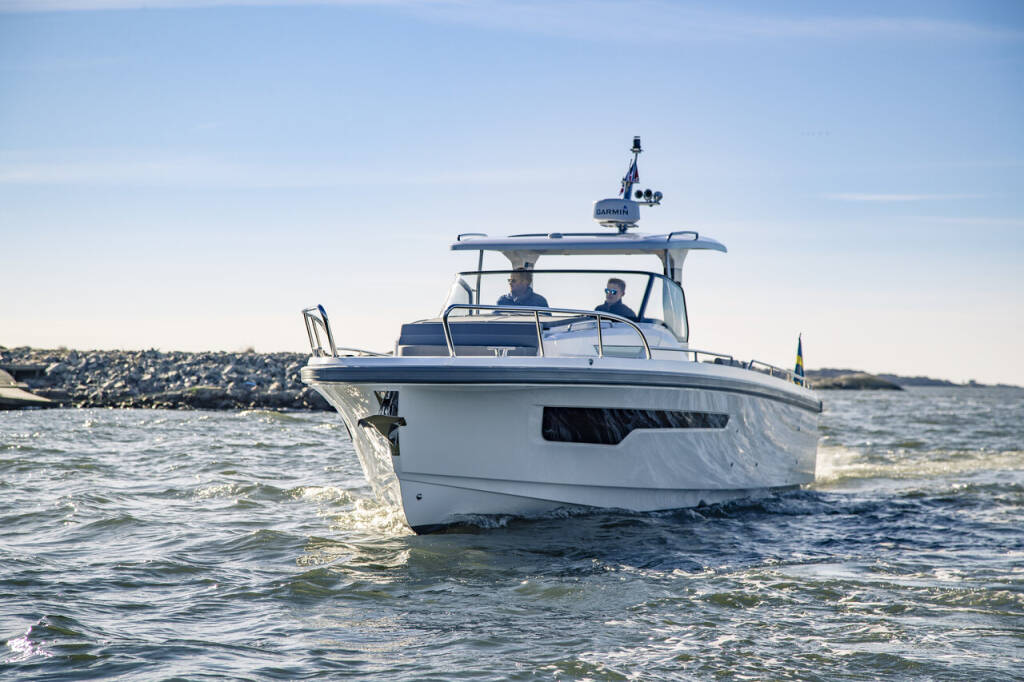Motorboot Nimbus T11 Ruddy