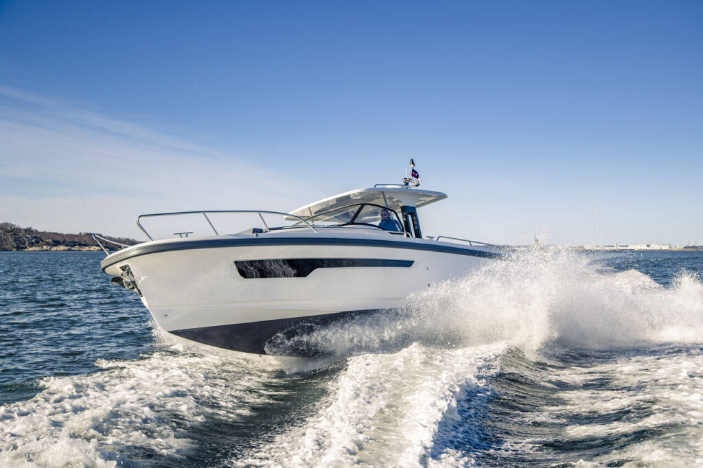 Motorboot Nimbus T11 Ruddy