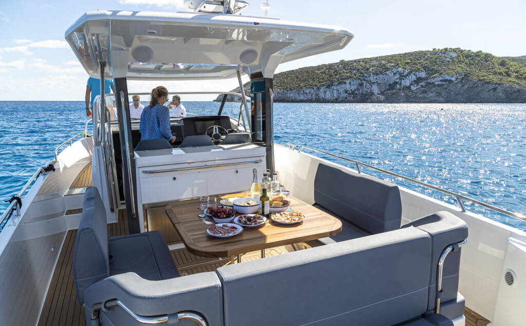 Motorboot Nimbus T11 Ruddy