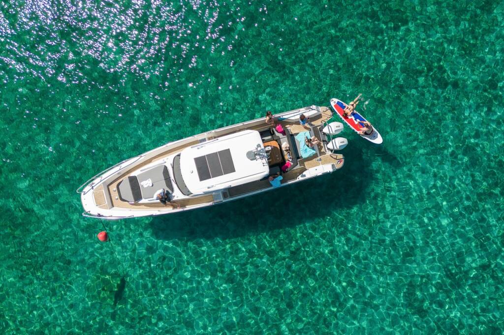 Motor boat Nimbus T11 Pura Vida