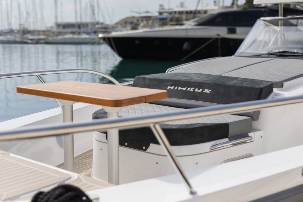 Motor boat Nimbus T11 Pura Vida