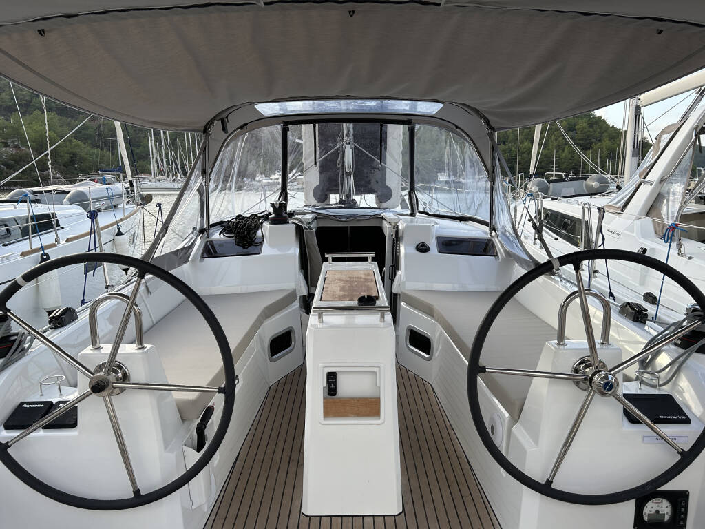 Segelyacht Oceanis 34.1 Sail Altair