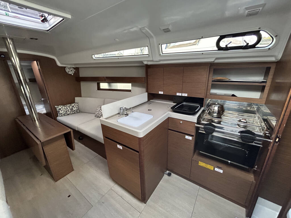 Segelyacht Oceanis 34.1 Sail Altair