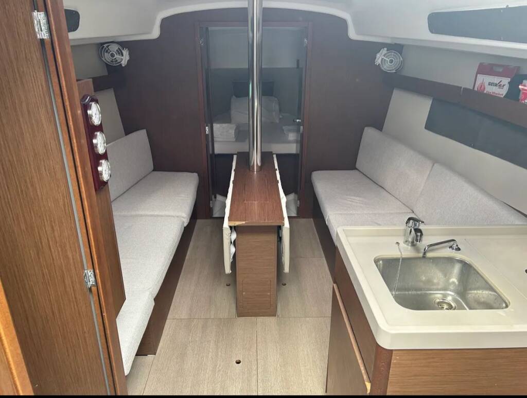 Oceanis 34.1 Sail Lynx