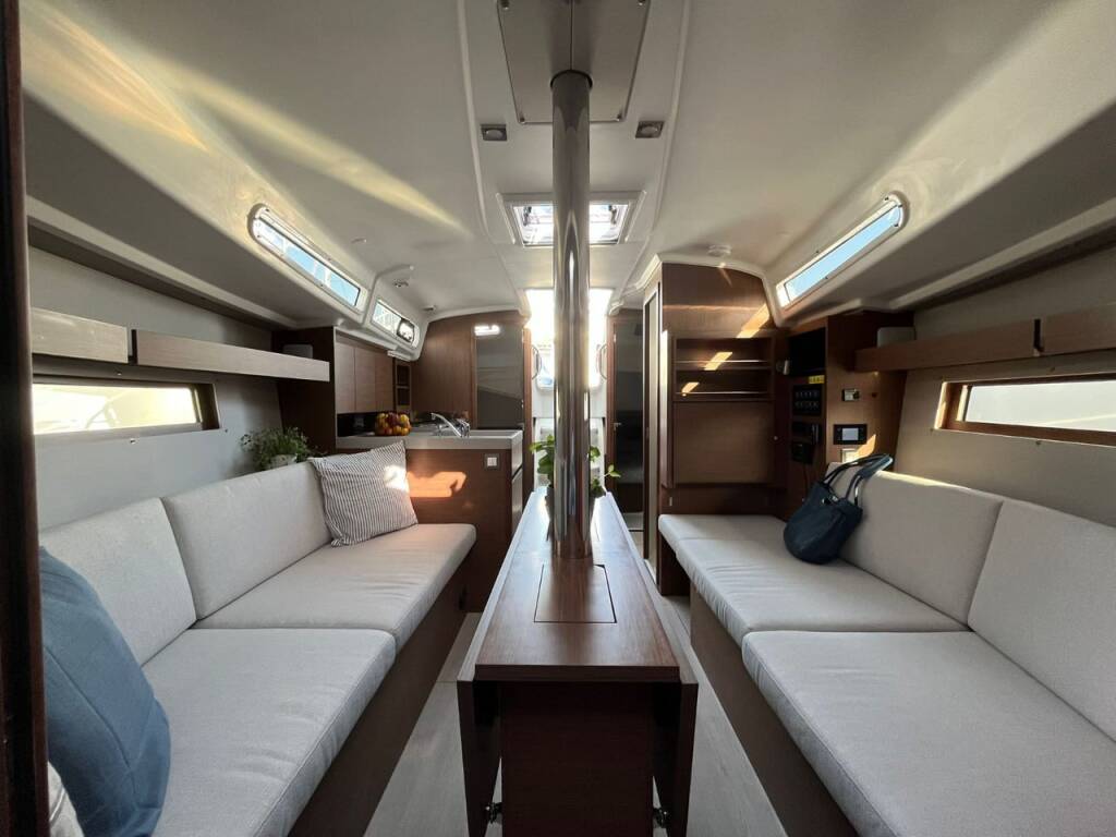Segelyacht Oceanis 34.1 Sailing Spirit