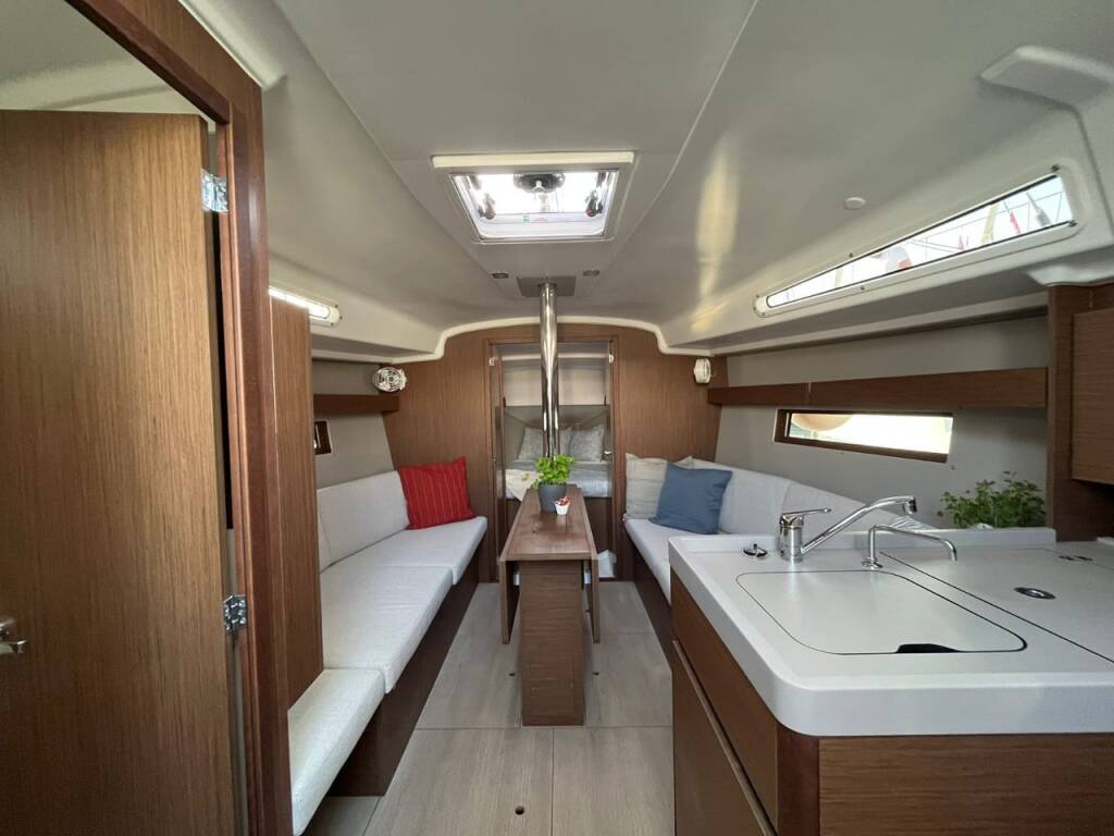 Segelyacht Oceanis 34.1 Sailing Spirit