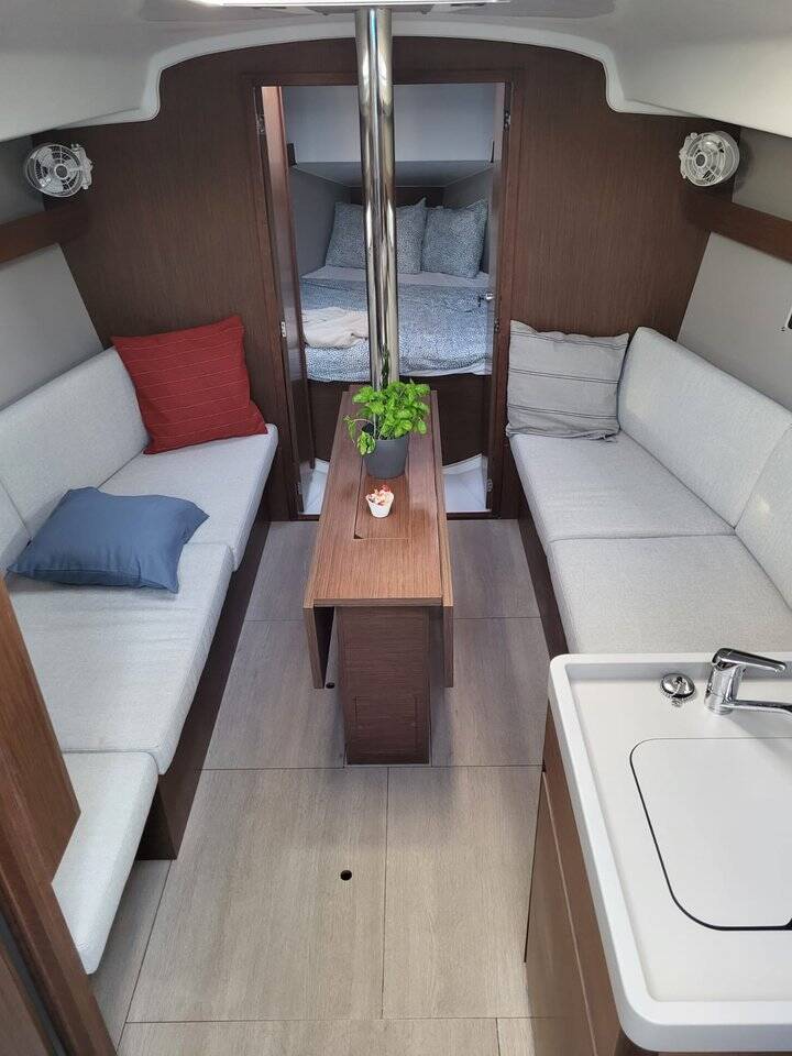 Segelyacht Oceanis 34.1 Sailing Spirit