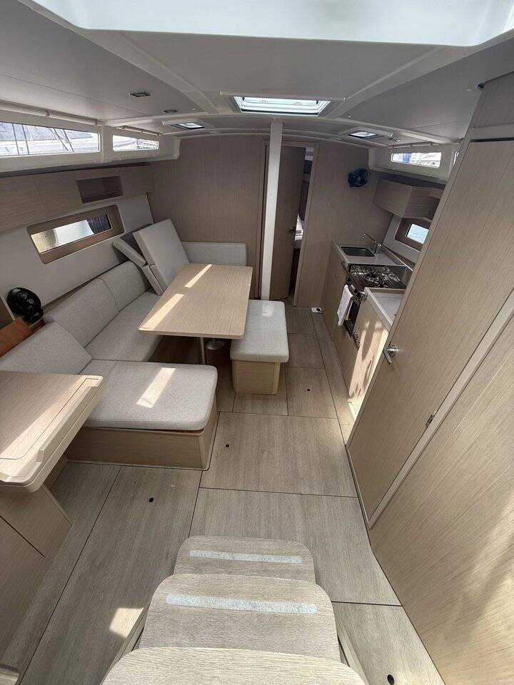 Oceanis 37.1 Karyatis