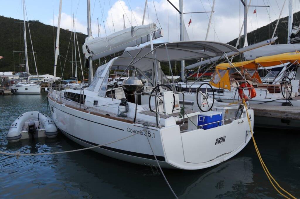 Oceanis 38.1 Arun