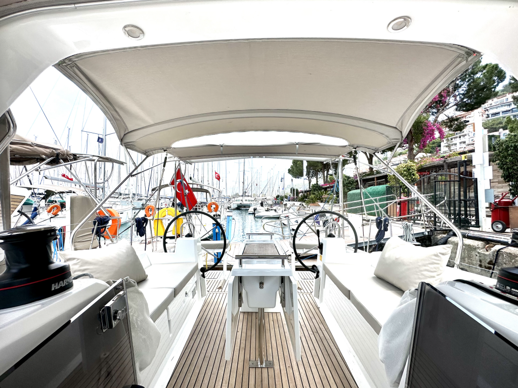 Segelyacht Oceanis 38.1 Sail Lyra