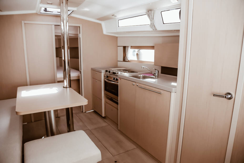 Segelyacht Oceanis 38.1 CLASS