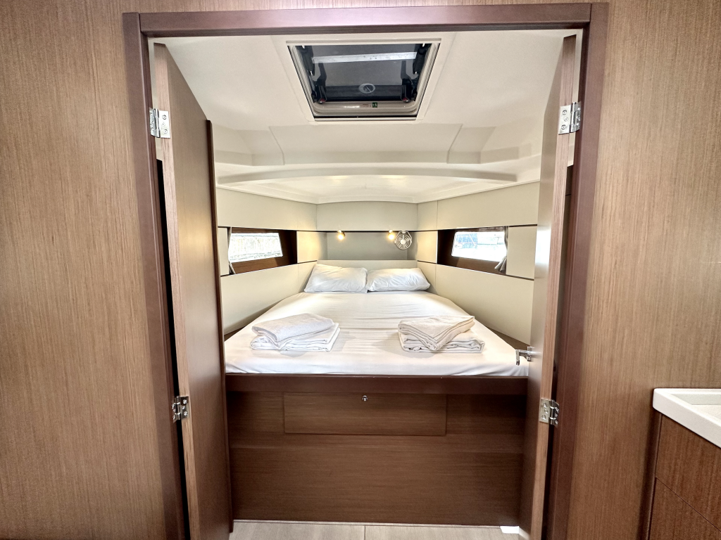 Segelyacht Oceanis 38.1 Sail Bellatrix