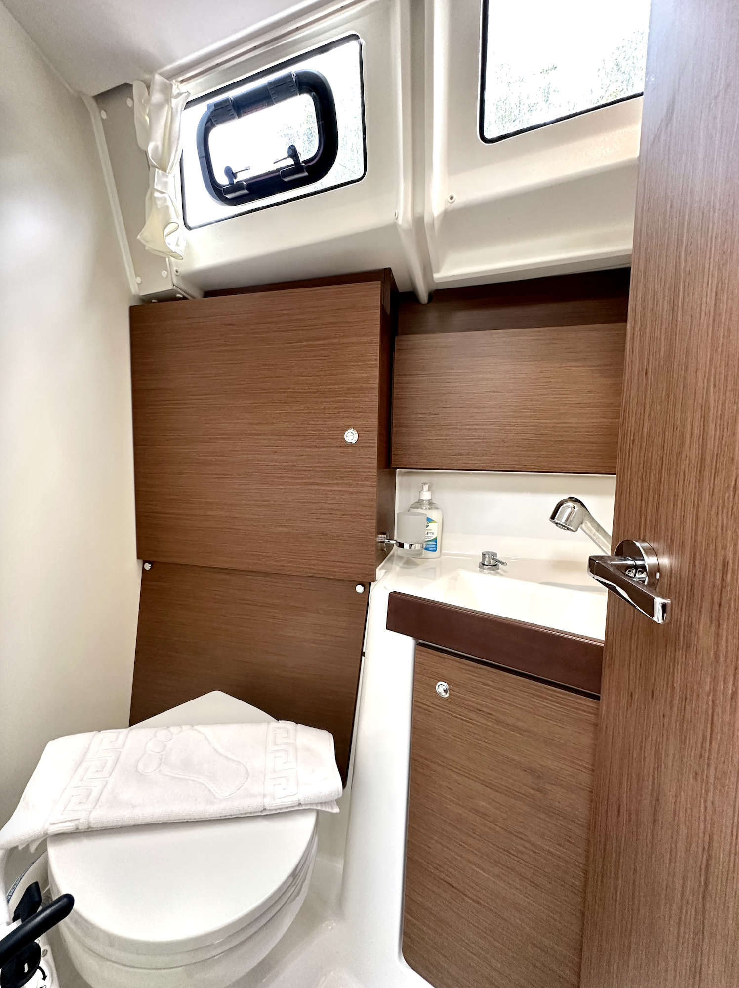 Segelyacht Oceanis 38.1 Sail Bellatrix