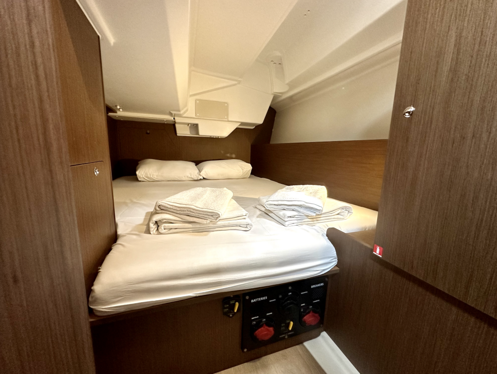 Segelyacht Oceanis 38.1 Sail Bellatrix