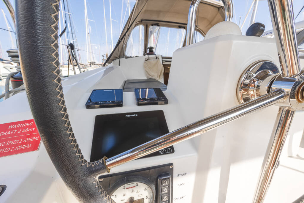 Segelyacht Oceanis 38.1 Elisa