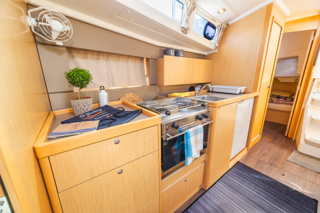 Segelyacht Oceanis 38.1 Elisa