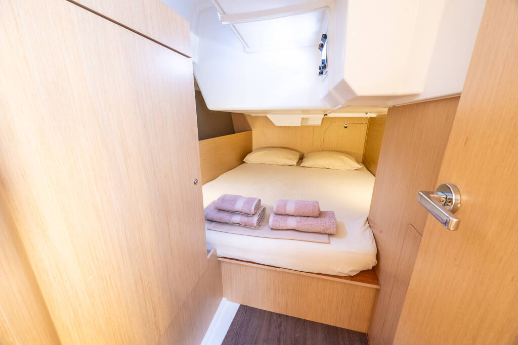 Segelyacht Oceanis 38.1 Elisa