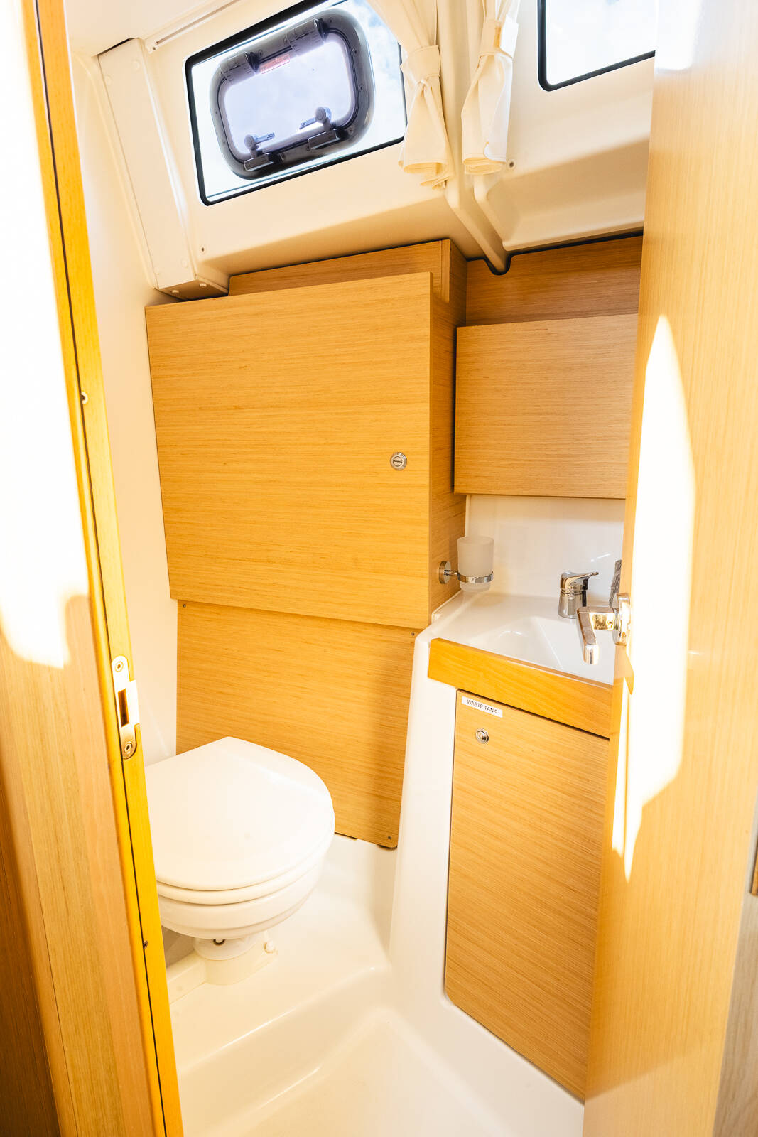Segelyacht Oceanis 38.1 Elisa