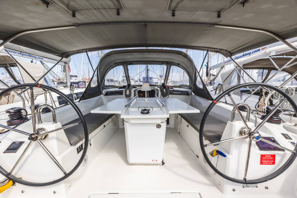 Segelyacht Oceanis 40.1 Elma