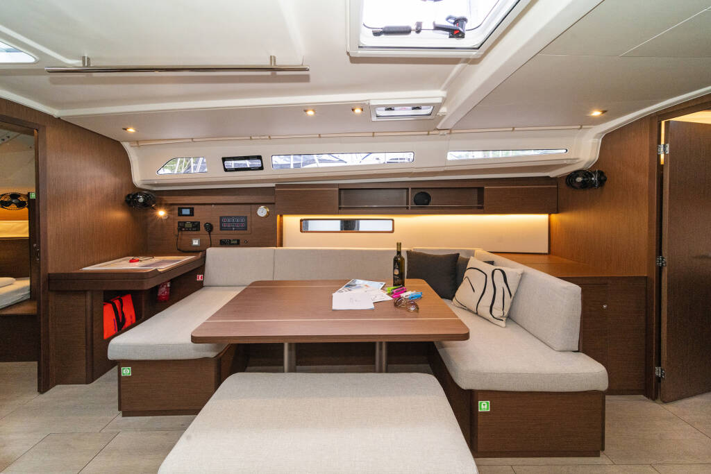 Segelyacht Oceanis 40.1 First Touch