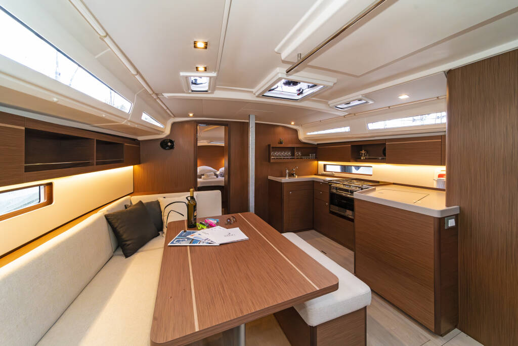 Segelyacht Oceanis 40.1 First Touch