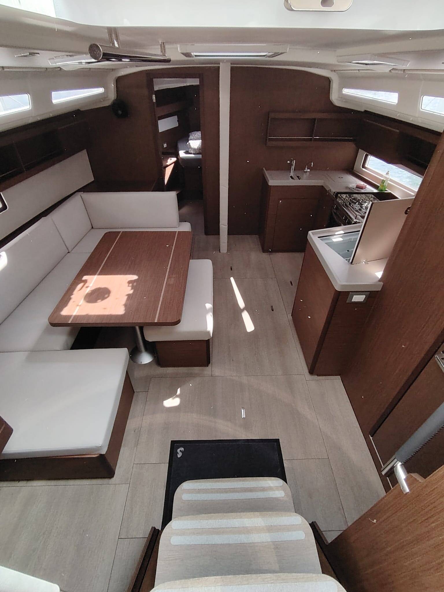 Sailing yacht Oceanis 40.1 