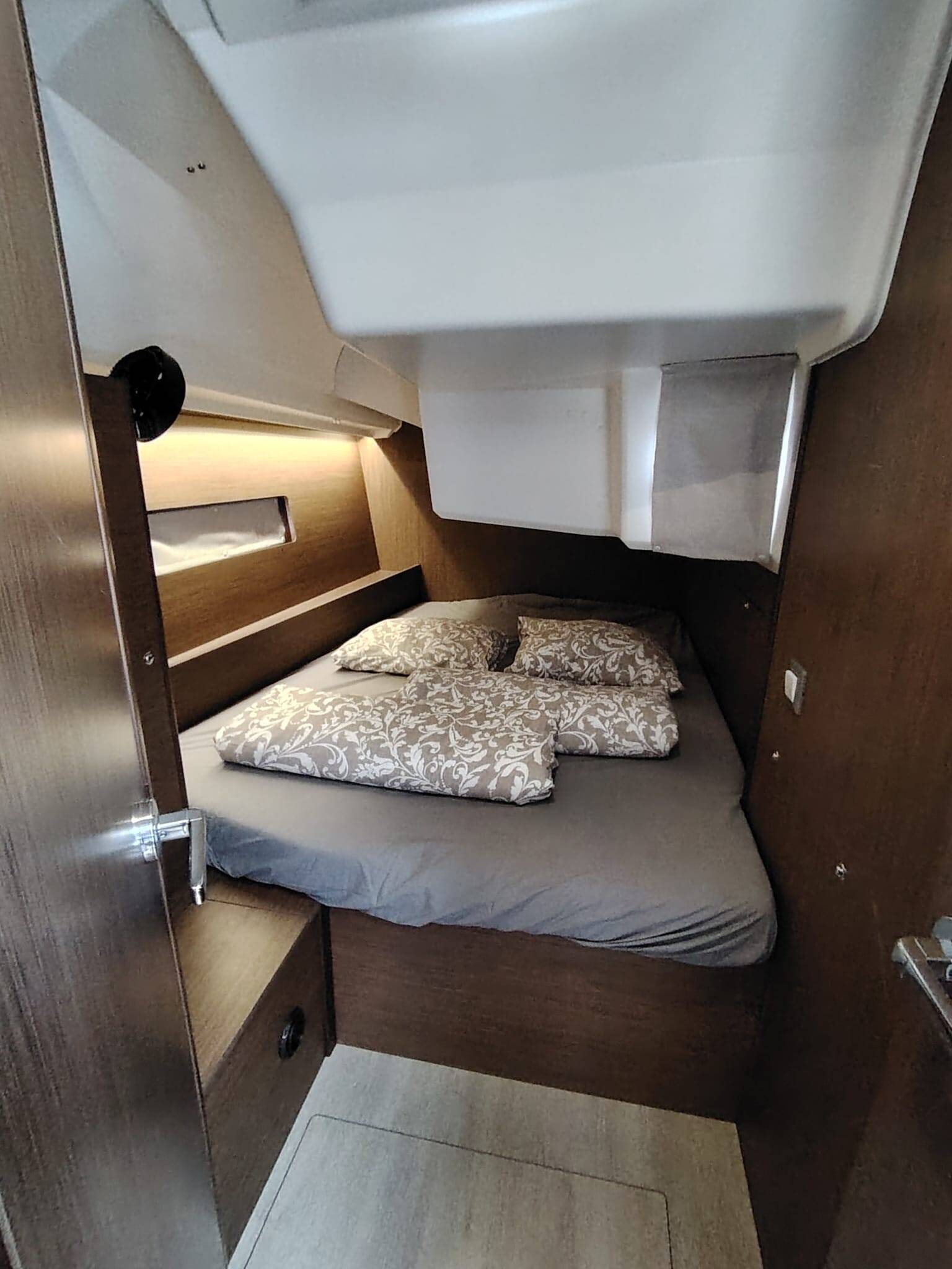 Sailing yacht Oceanis 40.1 