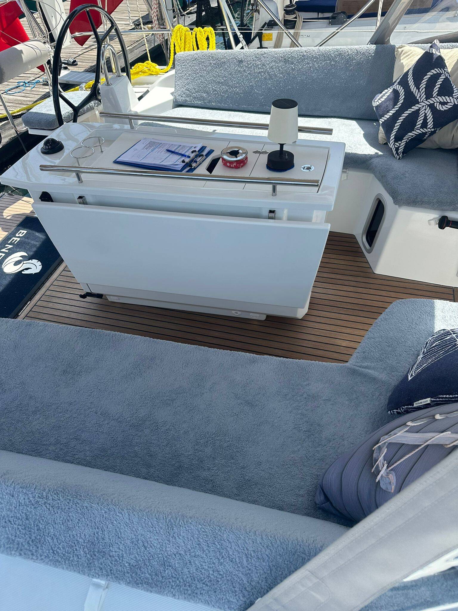 Segelyacht Oceanis 40.1 Noi