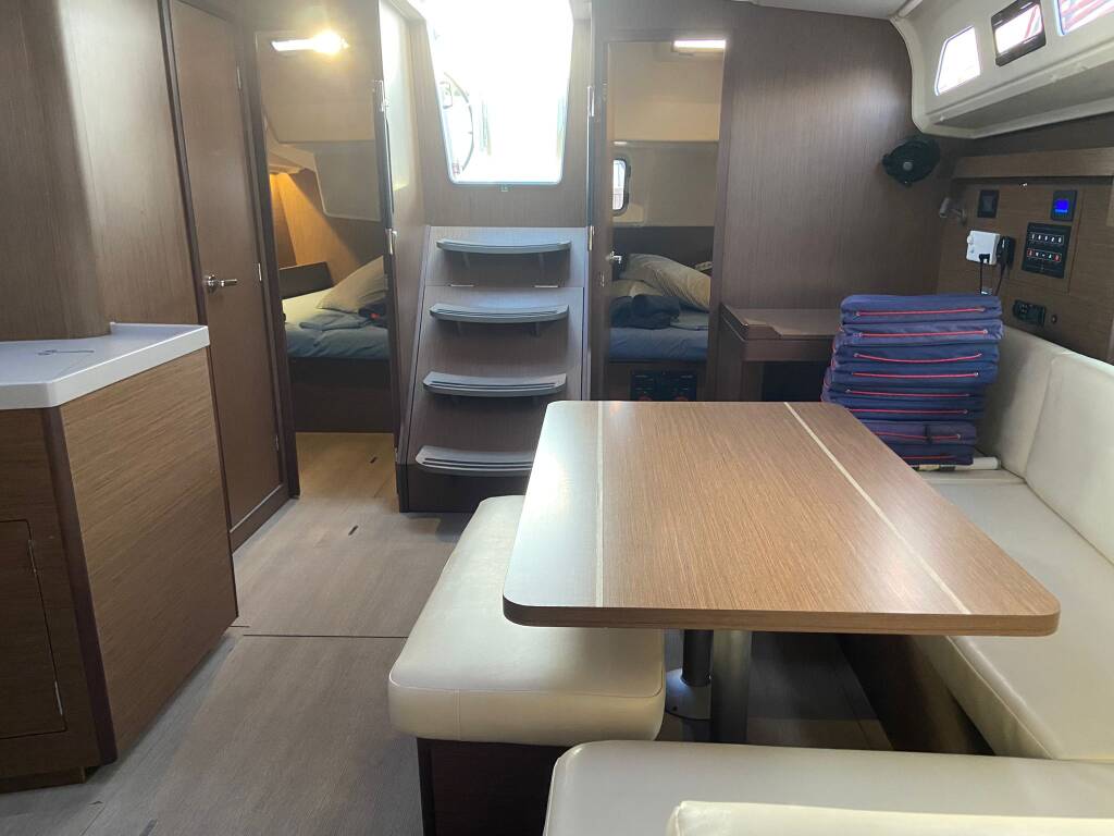 Segelyacht Oceanis 40.1 Loreste