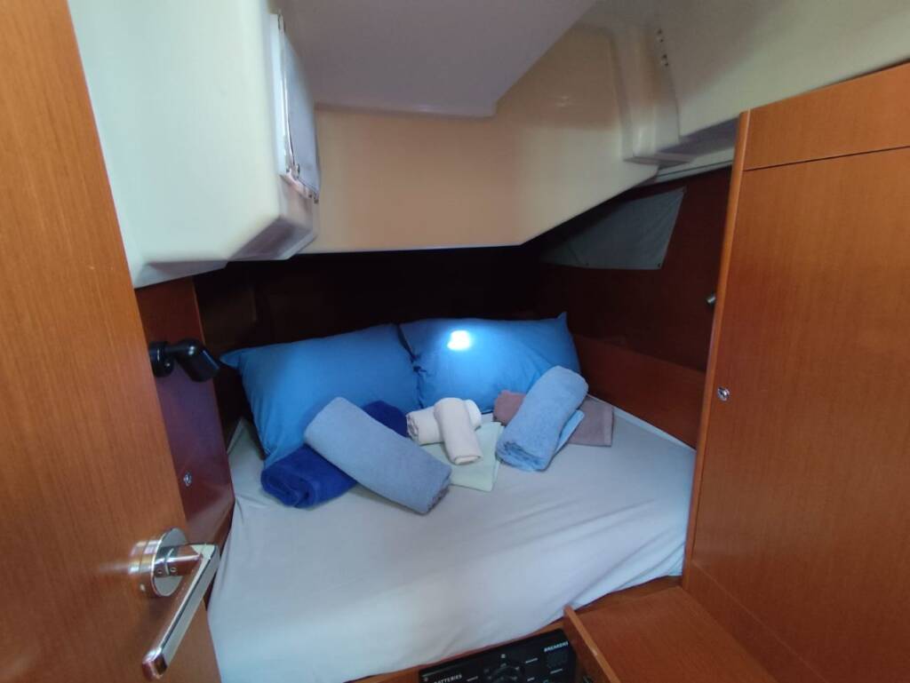 Oceanis 41.1 KESTREL