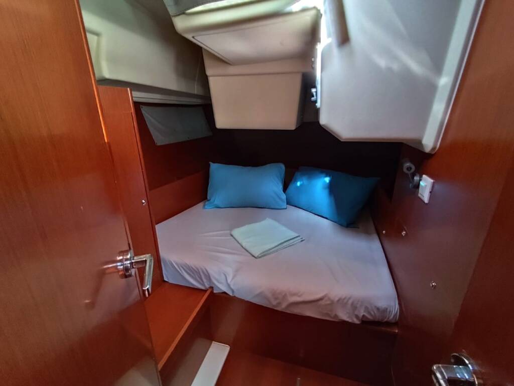 Oceanis 41.1 KESTREL