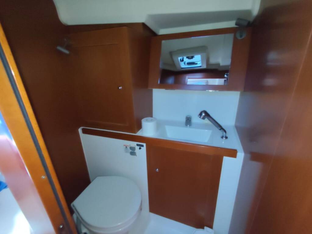 Oceanis 41.1 KESTREL