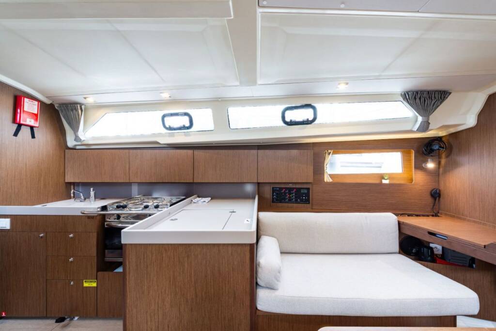 Segelyacht Oceanis 41.1 Elena