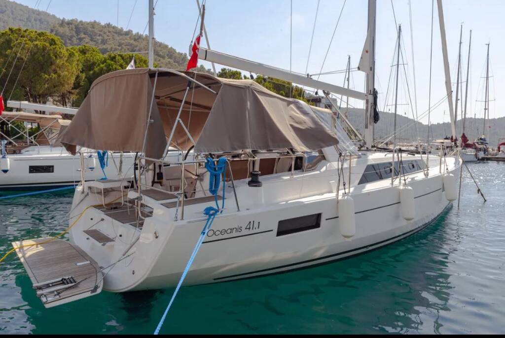 Oceanis 41.1 Sail Orion