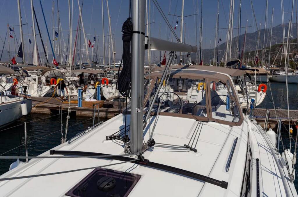 Oceanis 41.1 Sail Orion