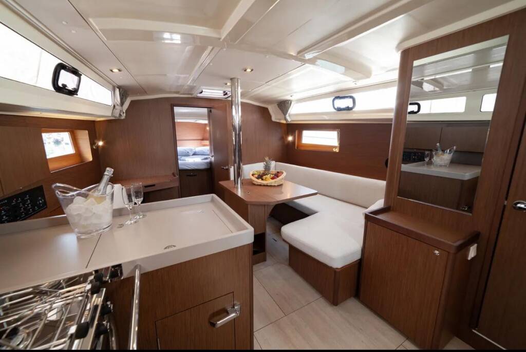 Oceanis 41.1 Sail Orion