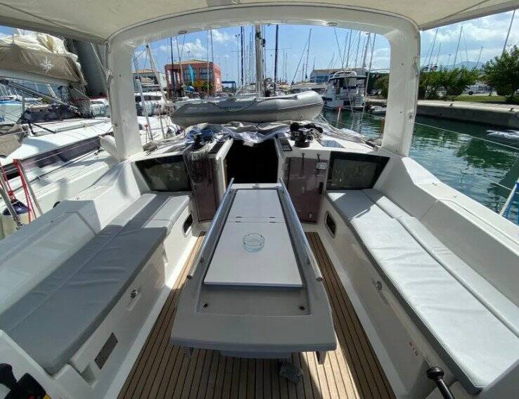 Oceanis 41.1 Alma Libre V