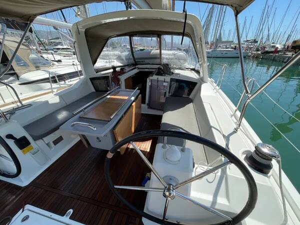 Oceanis 41.1 Black Lion