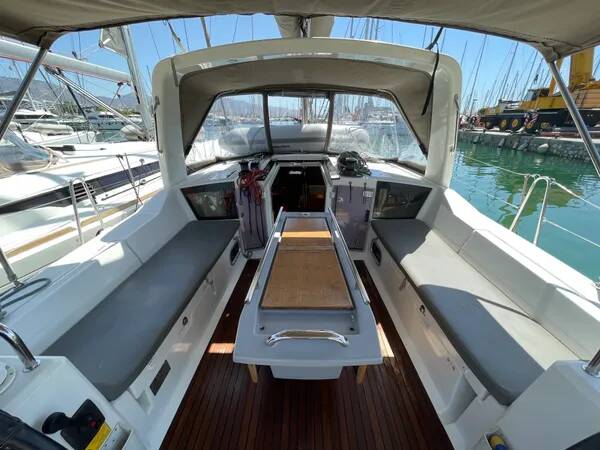 Oceanis 41.1 Black Lion