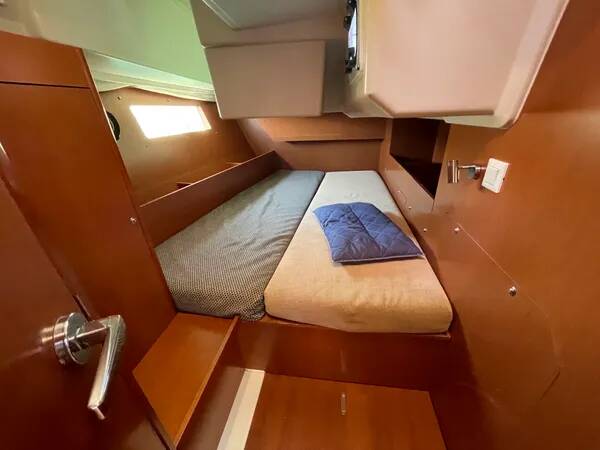 Oceanis 41.1 Black Lion