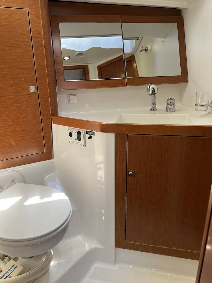 Oceanis 45 Beautiful Love