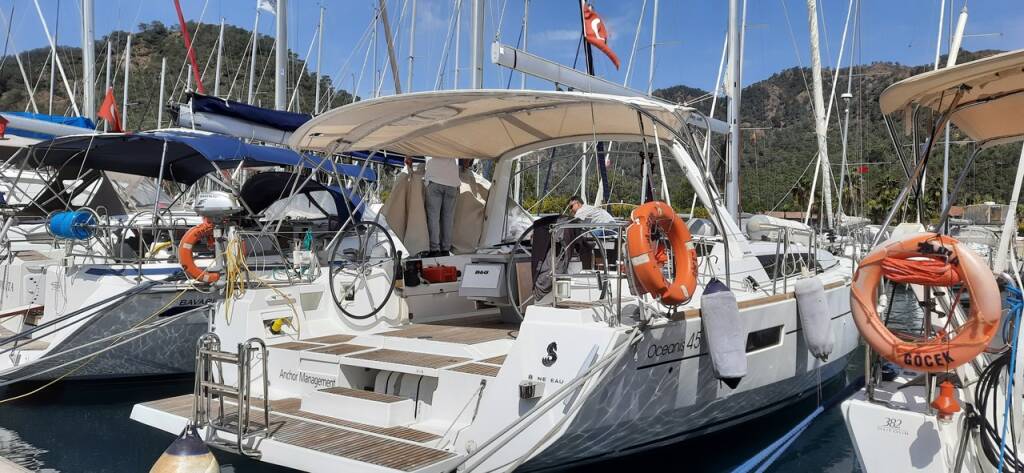 Segelyacht Oceanis 45 Anchor Management