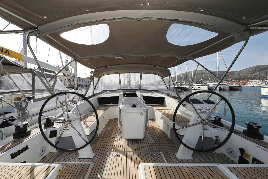 Sailing yacht Oceanis 46.1 Lambda