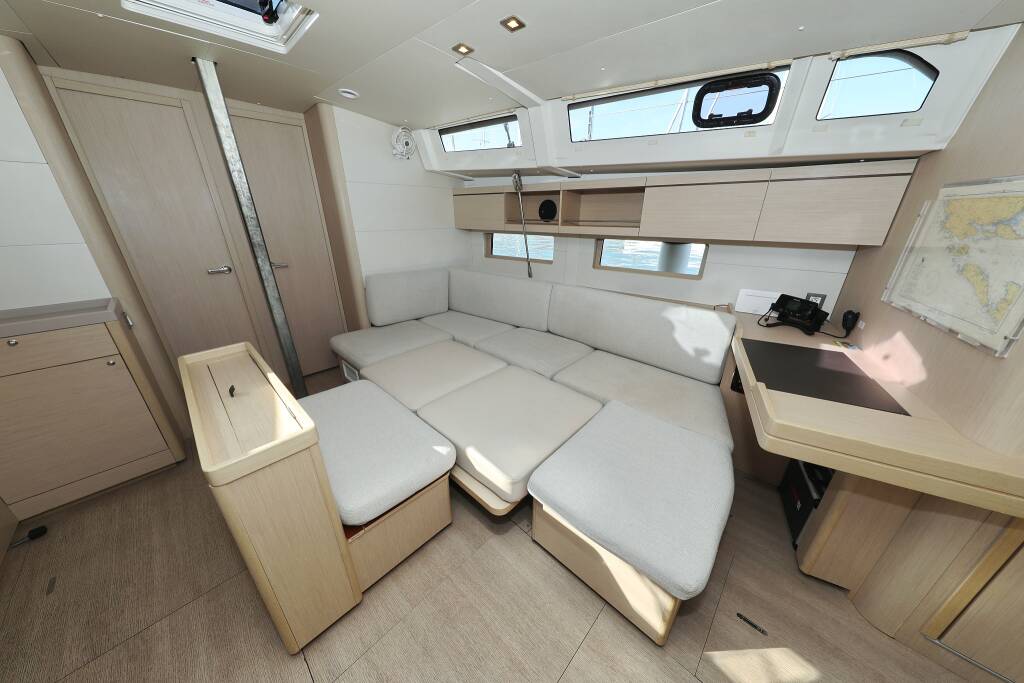 Sailing yacht Oceanis 46.1 Lambda