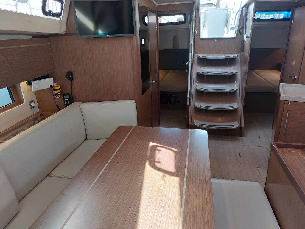 Sailing yacht Oceanis 46.1 Kalmi